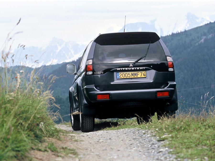  Mitsubishi Pajero Sport 2005 года  (фото 9 из 18)